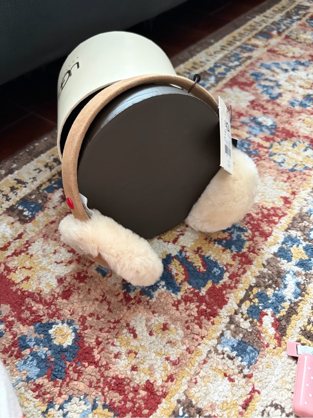 💯 % UGG EARMUFF NEW WOTH BOX AND TAG